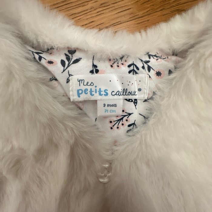 Gilet fausse fourrure 9 mois - photo numéro 2