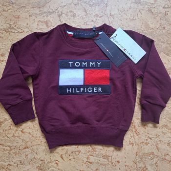 Pull tommy Hilfiger 6/9 mois