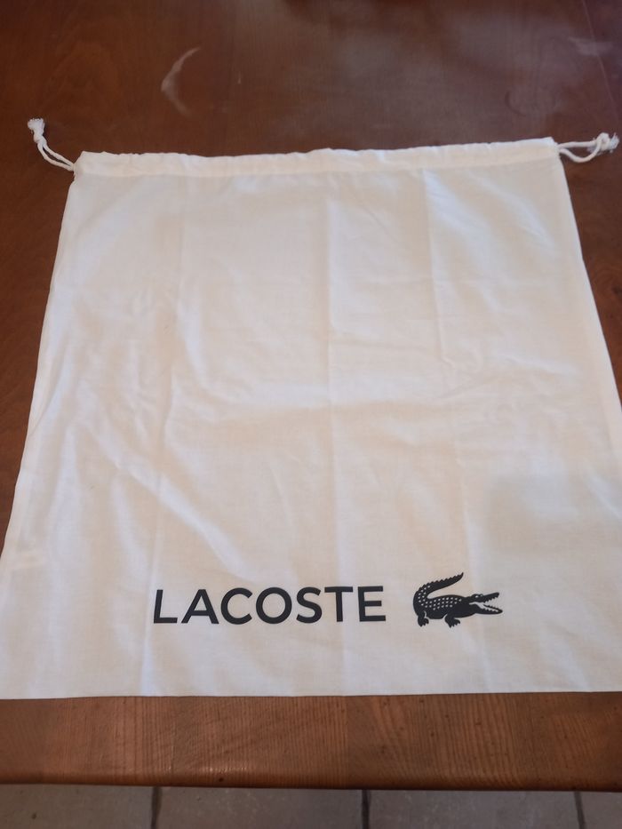 Pochette 48x50 cm.