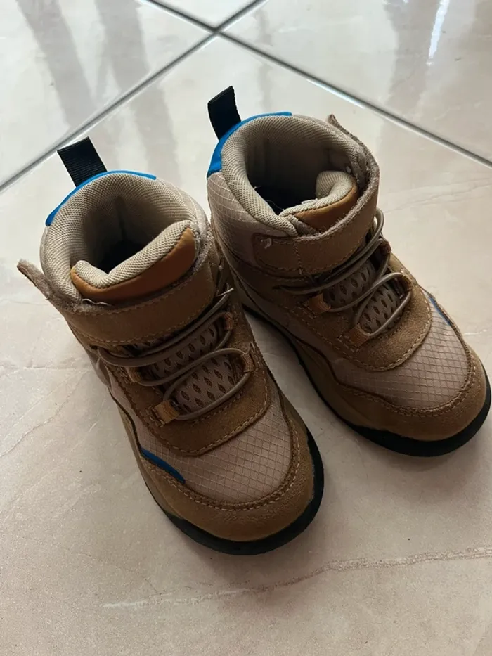 Chaussures enfant ZARA montantes marron/beige pointure 24 - photo numéro 2
