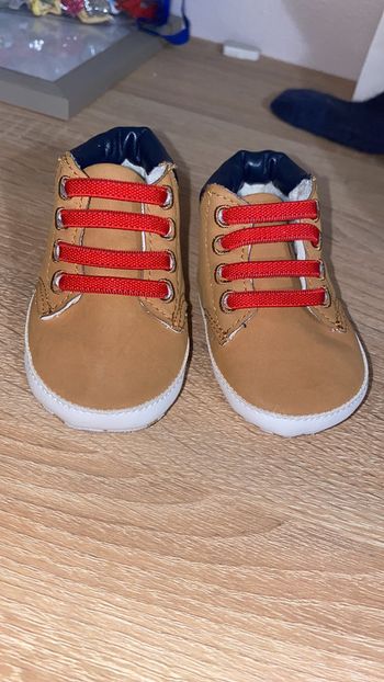 Chausson bébé style Timberland