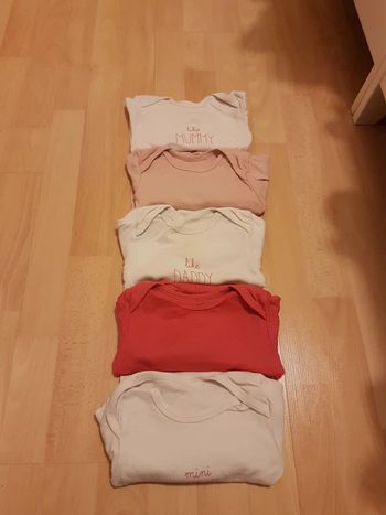 Lot de bodies 24 mois