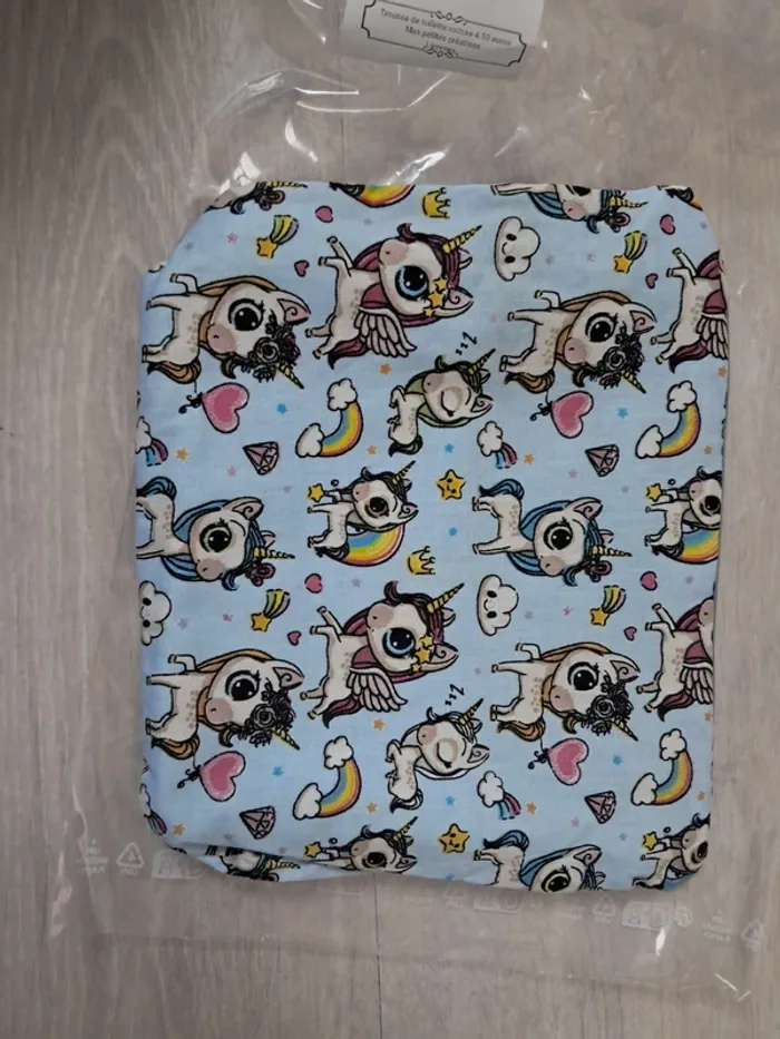 Trousse de toilette licorne bleu