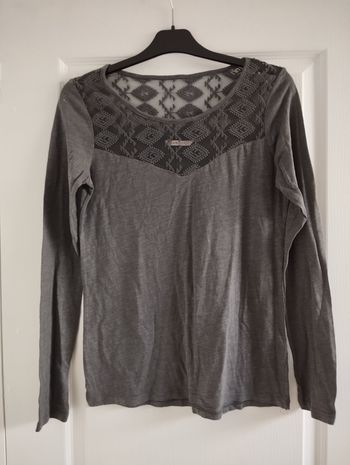 Haut gris