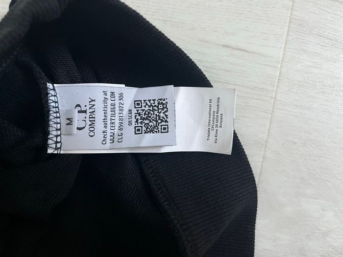 Pull C.P Company Noir - photo numéro 3