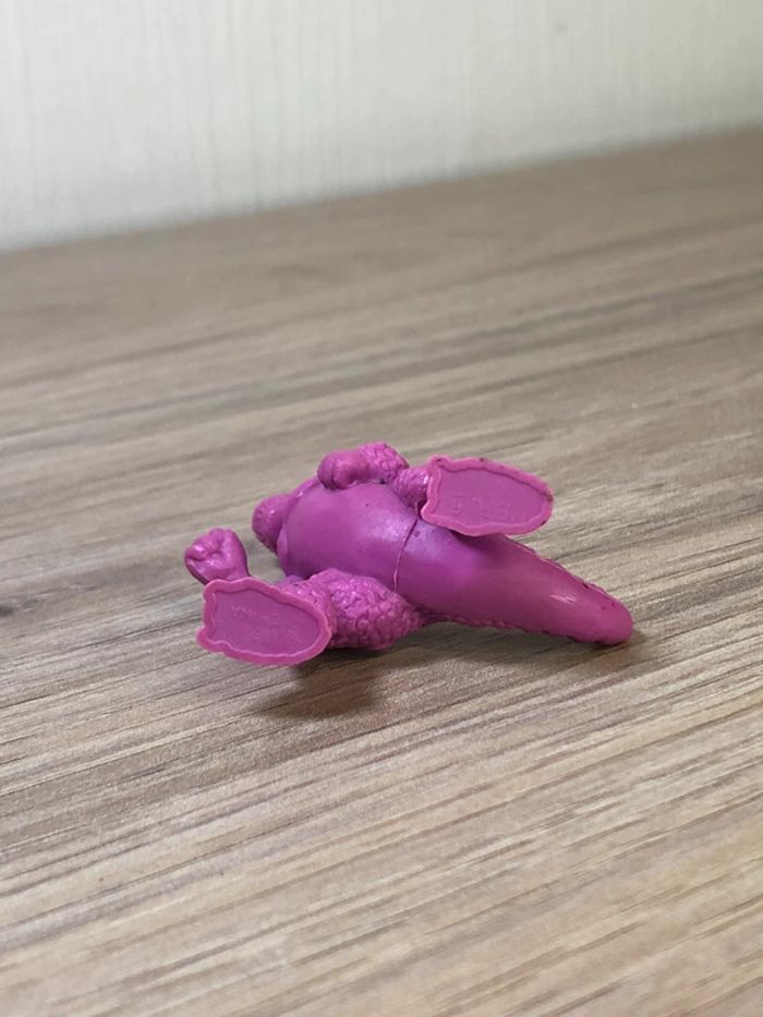 Figurine vintage monster in my pocket, MIMP  dinosaures rose violet - photo numéro 4