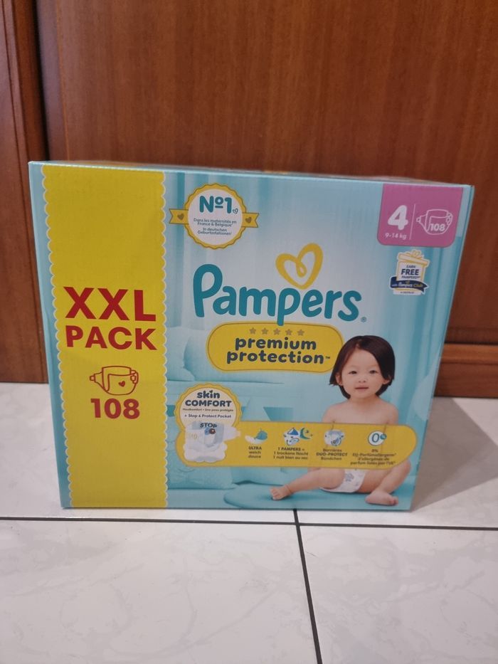108  Couches taille 4 Pampers premium protection