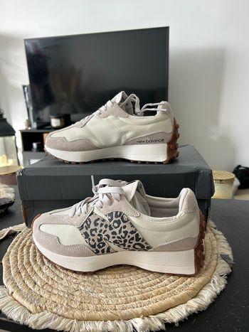 New Balance 327 