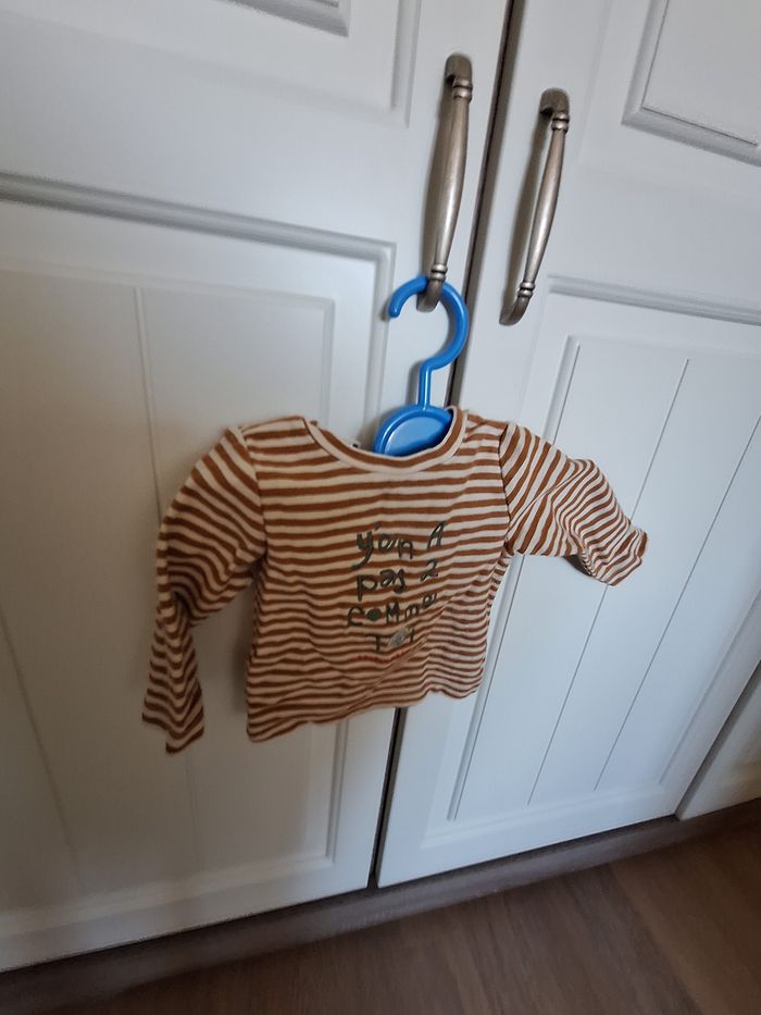 Lot manteau et tee shirt manches longues bébé garçon 12 Mois (TAO) + 1 pantalon gratuit - photo numéro 4