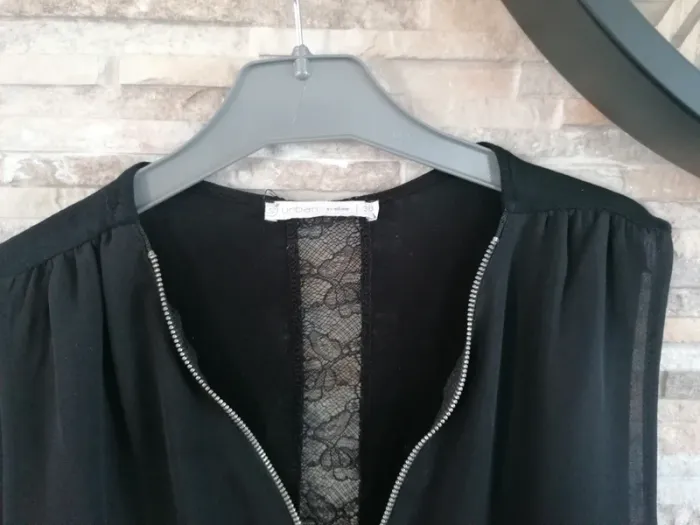 Blouse / haut noir  avec dentelle gemo taille 38 - photo numéro 6