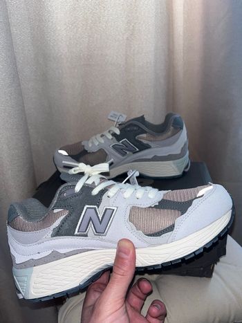 New balance 2002 R