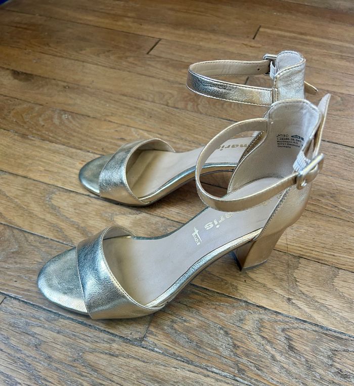 Sandales à talons dorées - photo numéro 2