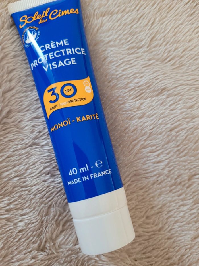 Crème solaire protectrice visage - photo numéro 3