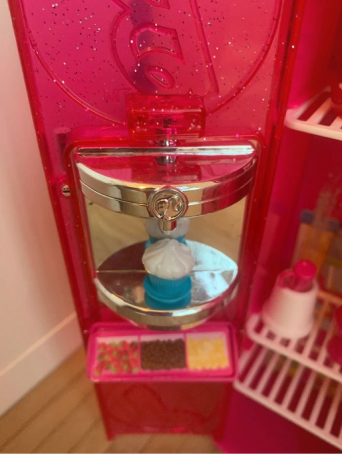 Barbie Treats To TV Refrigerator Set vintage 2010 - photo numéro 4