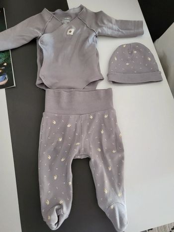 Ensemble body+pontalon +bonnet