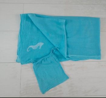 Étole turquoise en voile de coton