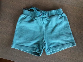 Short bébé 9/12mois