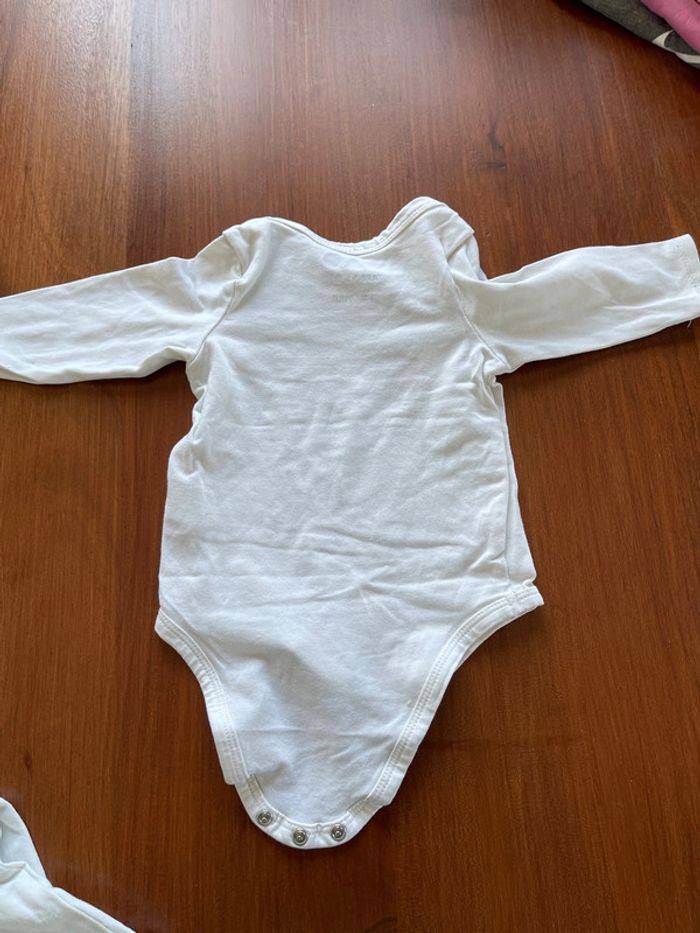 Lot de 5 bodies Tape à l’œil taille 9 mois bon état. - photo numéro 7