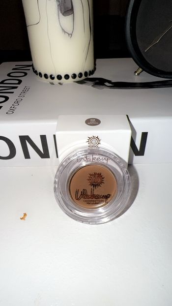 Wakeup Pommade à sourcils durable et résistant à l'eau avec un effet de construction