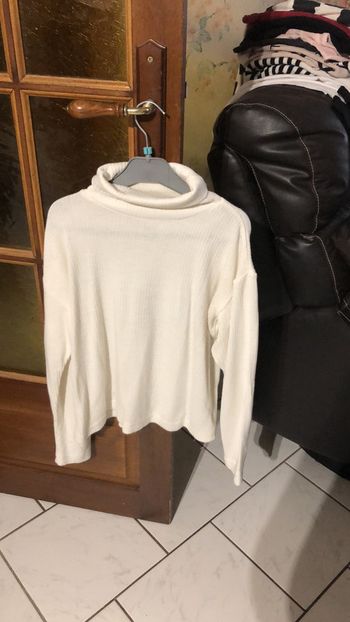 Pull col roulé