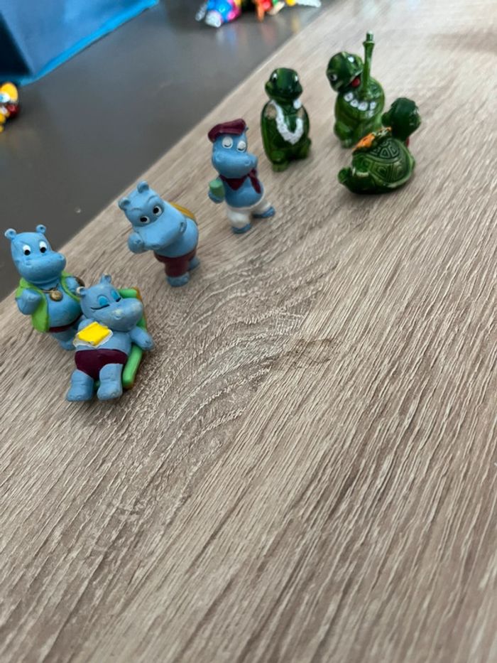 Lot de 7 miniatures tortues et hippopotames kinder
