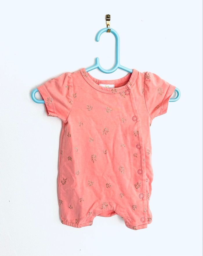 Barboteuse corail « Tape à l’œil » taille naissance