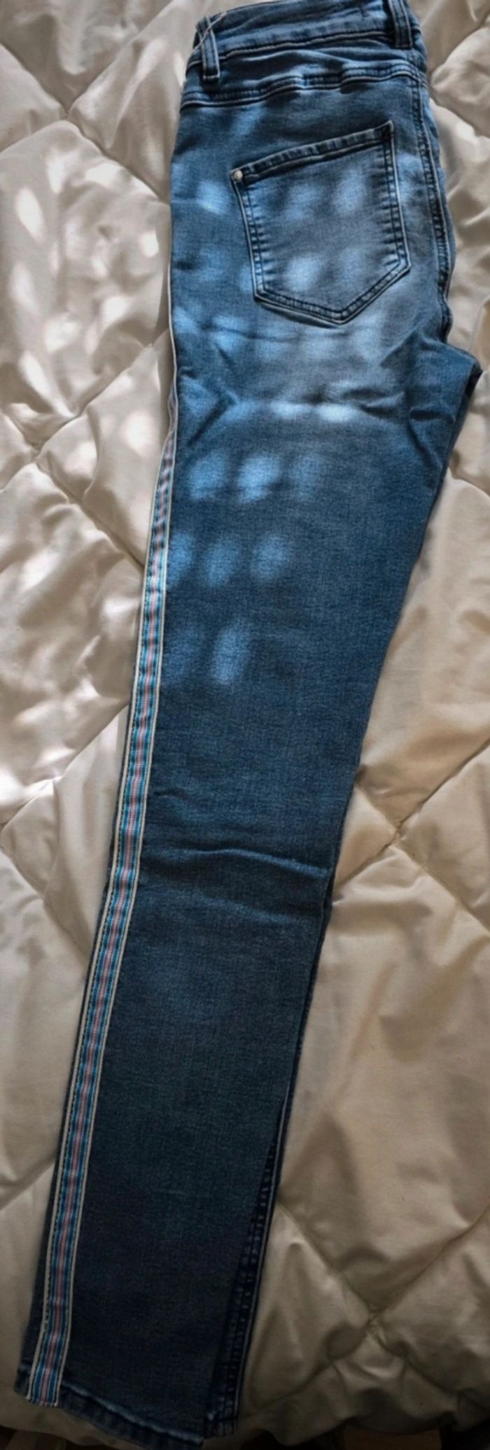 Jean cache-cache - photo numéro 2