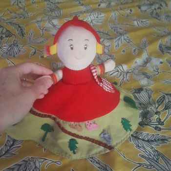 Marionnette Lilliputiens le petit Chaperon rouge