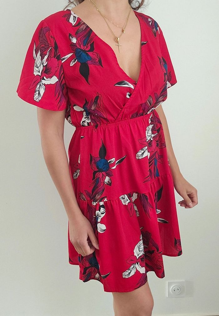 Robe rouge fleurie - photo numéro 2