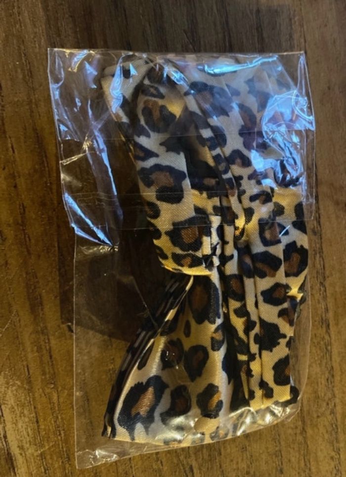 Noeud papillon léopard