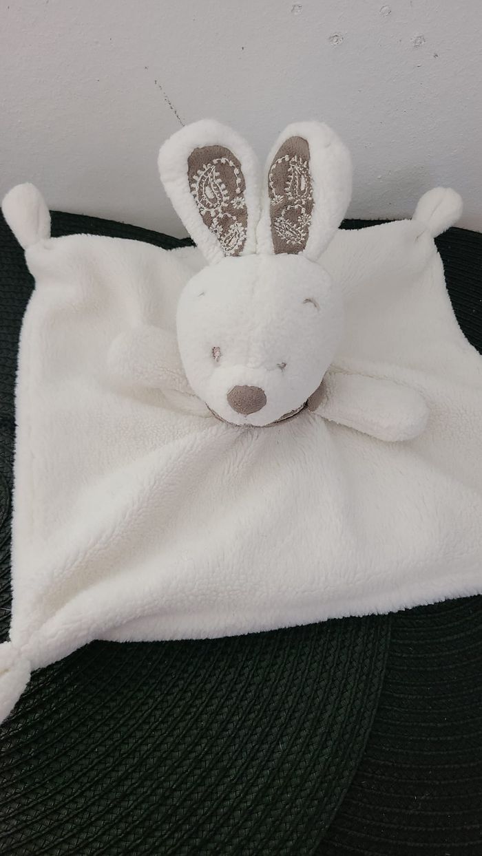 Doudou plat lapin blanc gris KIABI SIMBA TOYS