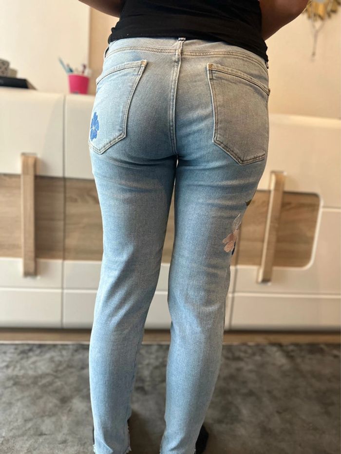Jeans troués Zara - photo numéro 3