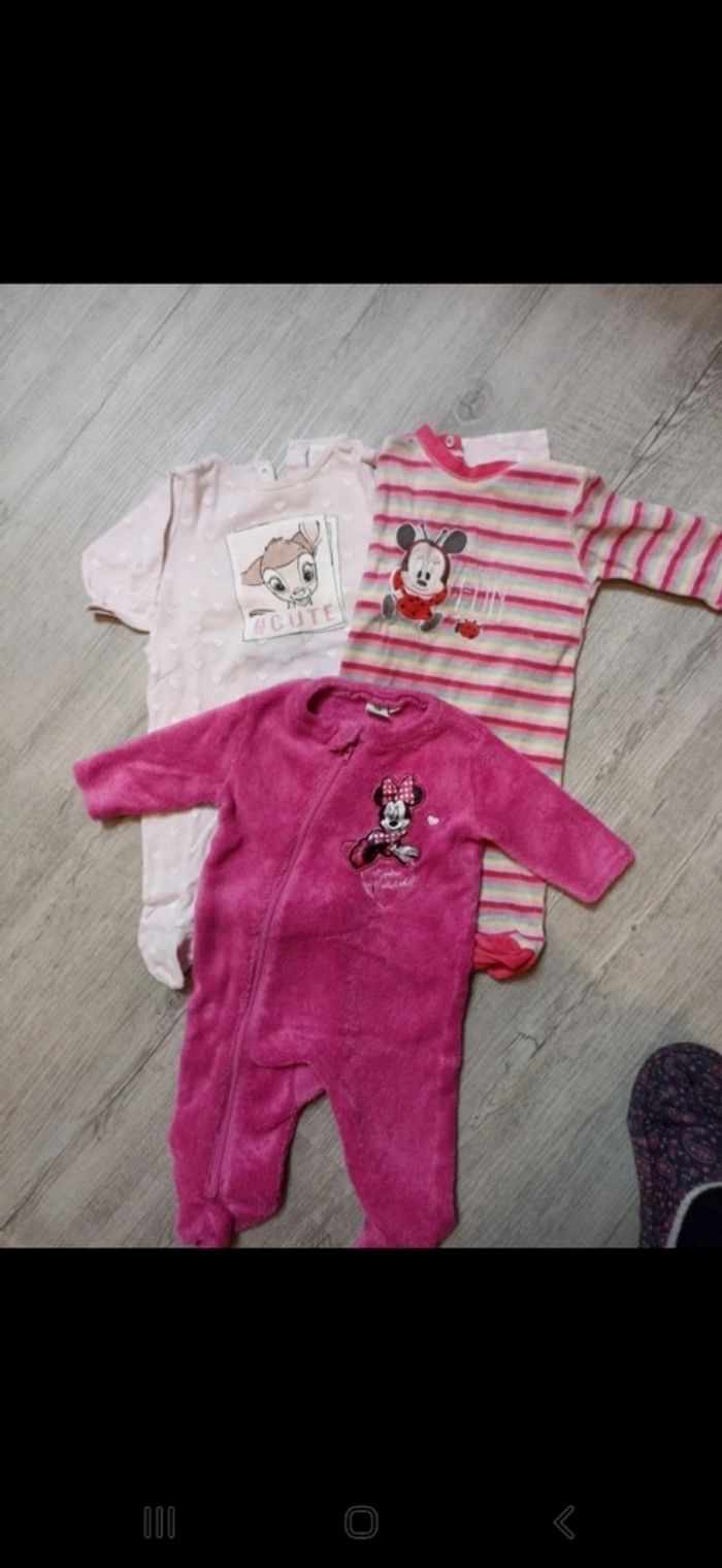 Lot pyjamas + gigoteuse 6 mois - photo numéro 2
