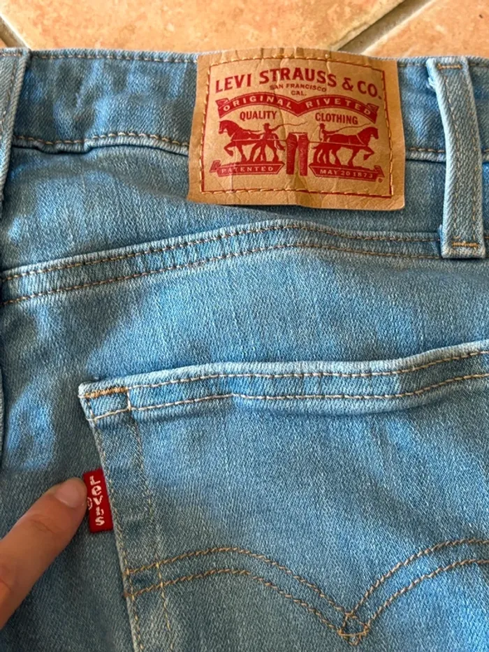 Jean levis bleu 725 - photo numéro 4
