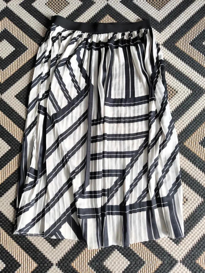 Jupe longue plissée Promod – Taille 42/44– Motif graphique - photo numéro 2