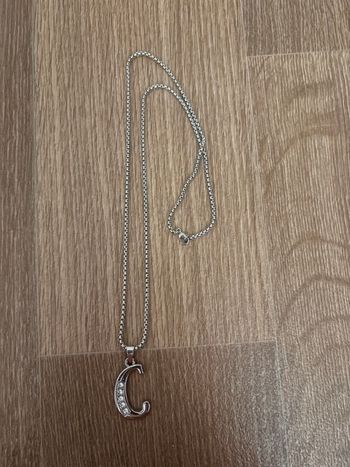 Collier lettre « C »