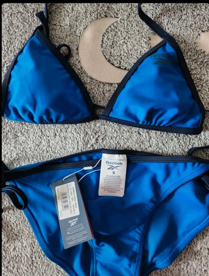 Joli maillot de bain 2 pièces Reebok taille S Noir et bleu