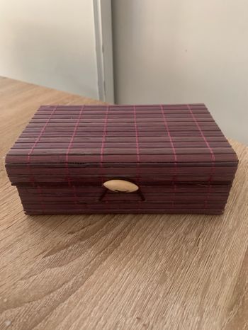 Boîte de rangement en bambou mauve