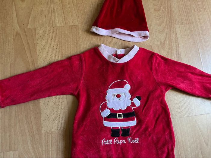 Beau pyjama/grenouillère en velours rouge «père noël » T. 18 mois/81 cm + son bonnet - photo numéro 4