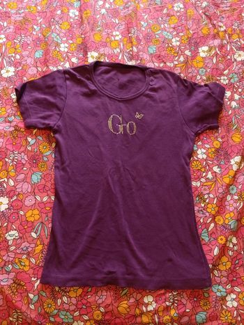 T short violet taille 8 ans