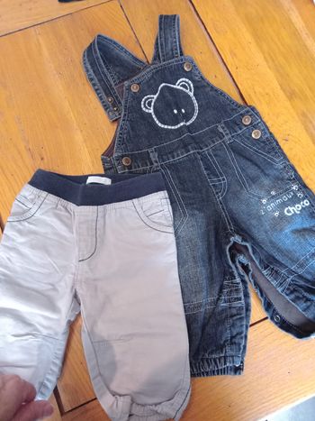 Lot de 2 pièces : salopette et pantalon taille 6 mois