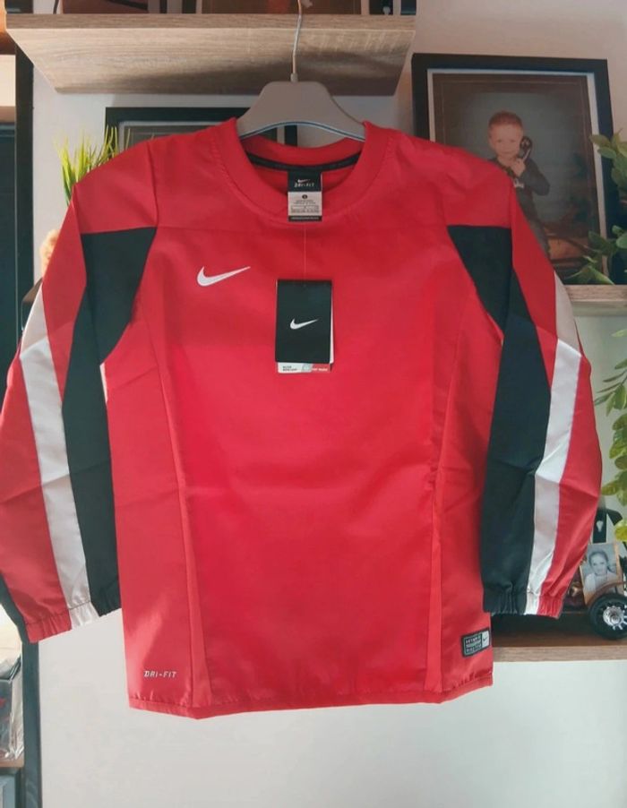Haut nike 8-10ans neuf