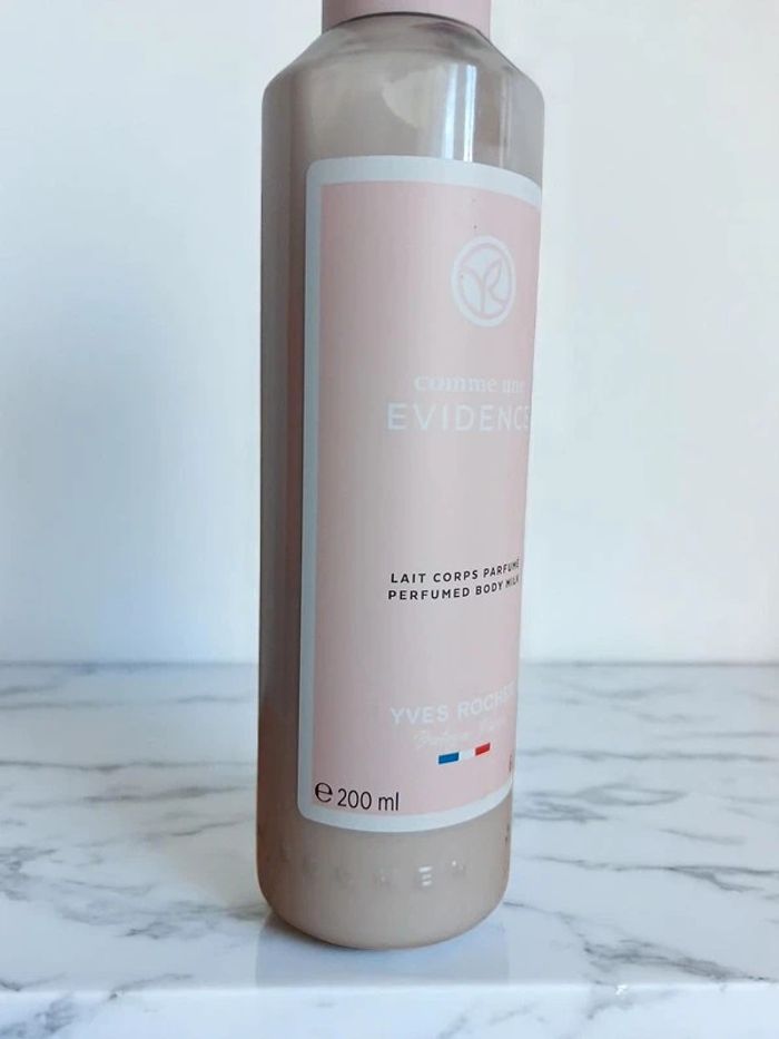 Lait parfumé pour le corps "comme Une évidence" - photo numéro 2