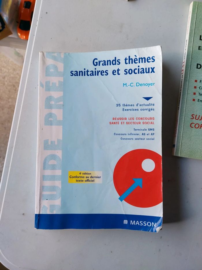 Lot livres concours Infirmier, Aide soignant, AP - photo numéro 2