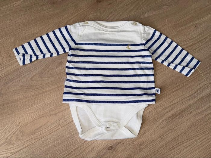 Lot de 27 bodies/ body bébé taille 3 mois - photo numéro 3
