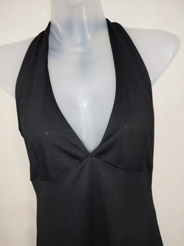 Robe noire dos nu - photo numéro 2