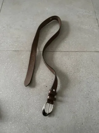 Ceinture marron Colonys 100cm, bon état mais quelques marques d'usures