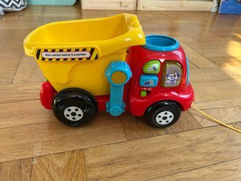Petit camion musical à trainer Vtech