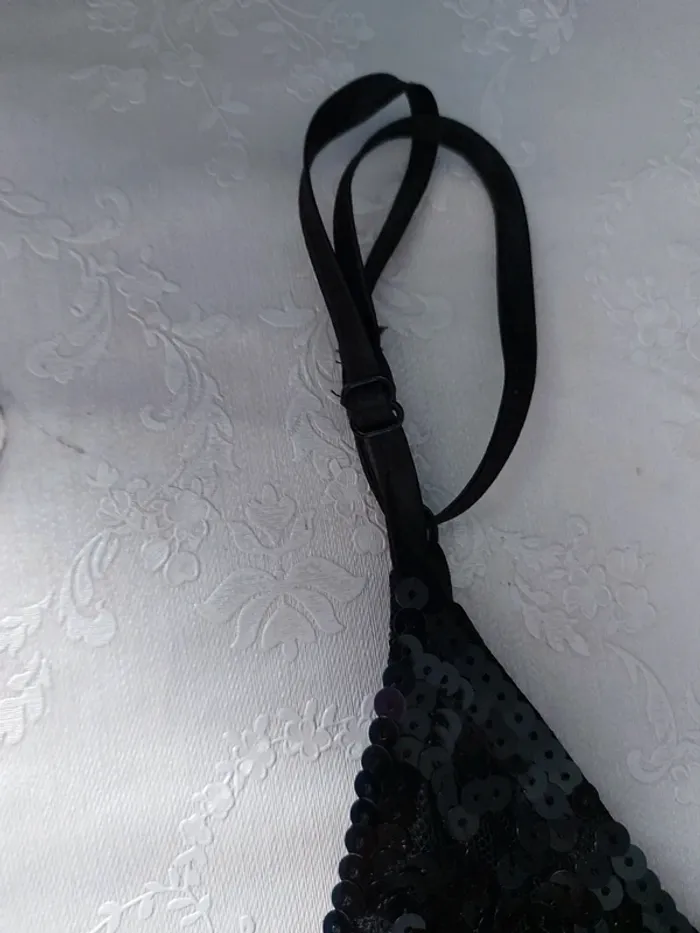 Robe noire à sequins - photo numéro 3