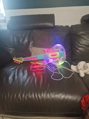 Guitare 🎸 poupée LOL